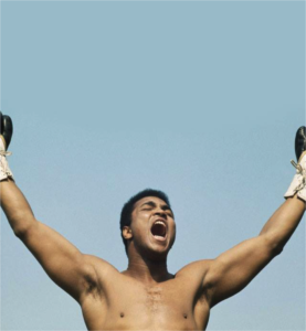 Muhammad Ali gaf rake klappen, maar gebruikte ook rake woorden